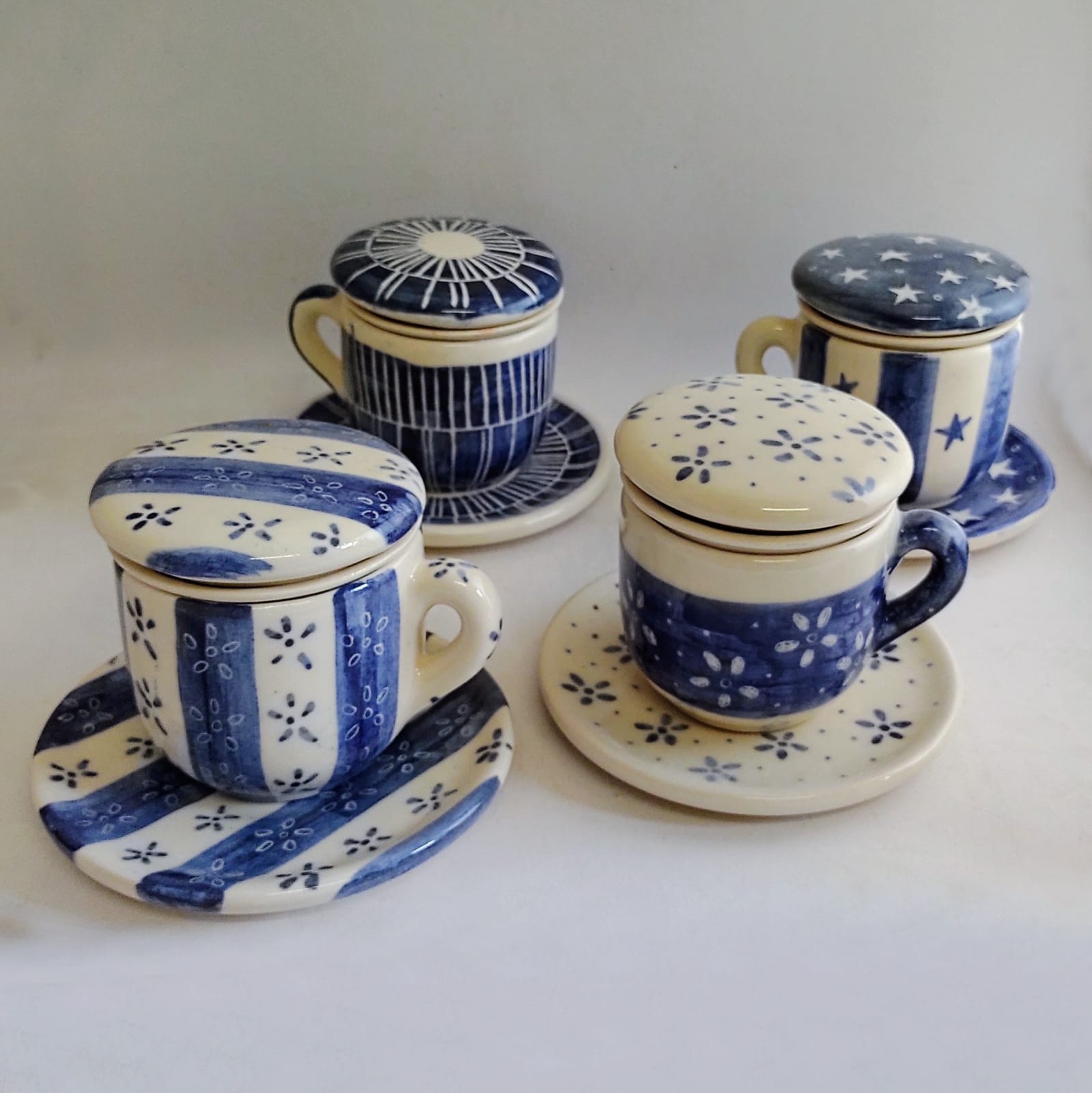 Tazas de cerámica artesanales