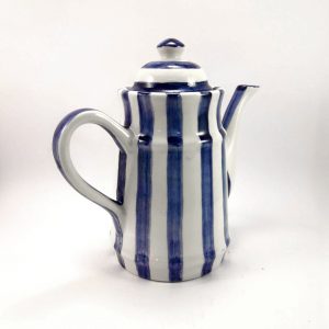 Cafetera de GEA cerámica artesanal.